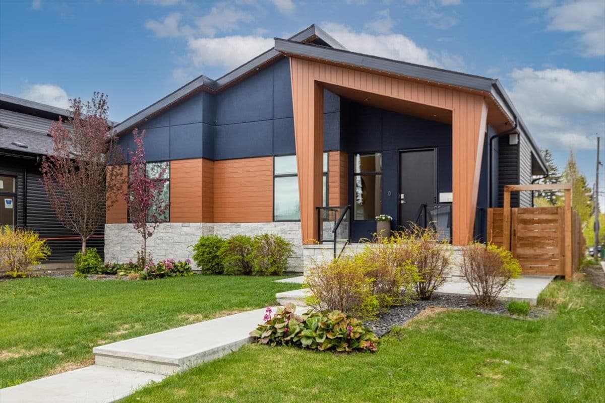 A bright, open-plan luxury Edmonton interior